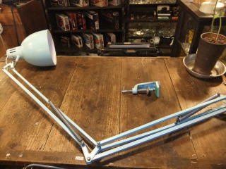 �y���C�g�A���e�B�[�N�Ɩ��@�����v�@���C�g�@�g������ 